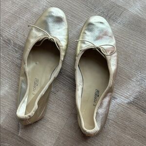 PORSELLI Shimmering Gold Flats